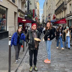 Cathy Pfister lab trainees in Paris